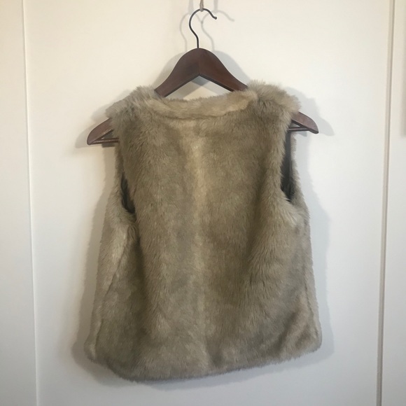 Aritzia Talula Fur Vest - Picture 5 of 7